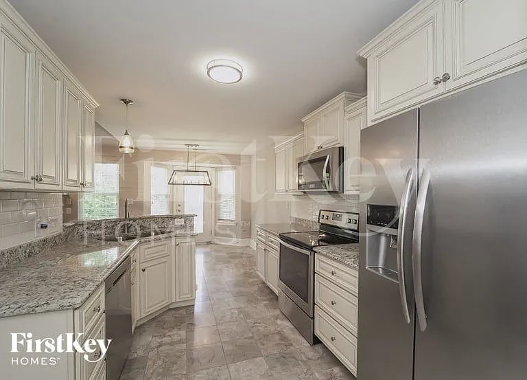 115 Kings Dr — Photo 6