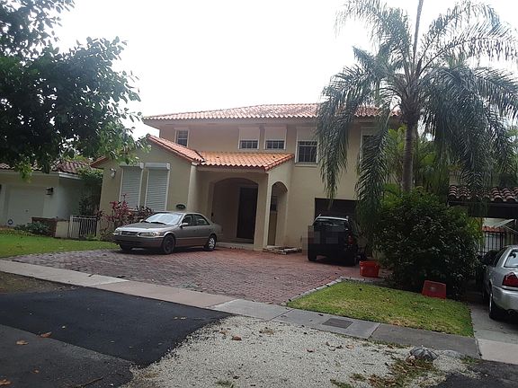 3rd image of 1016 Almeria Ave