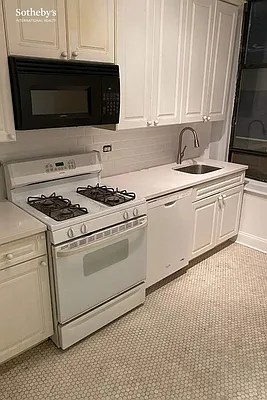 Rented by Sotheby's International Realty | media 2