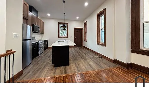 2 bed, $1,800 — Photo 2