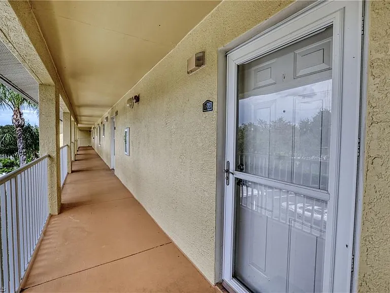 8294 Key Royal Cir #1633 — Photo 9