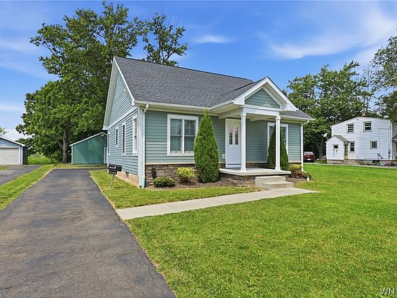 2nd image of 362 Beach Rd