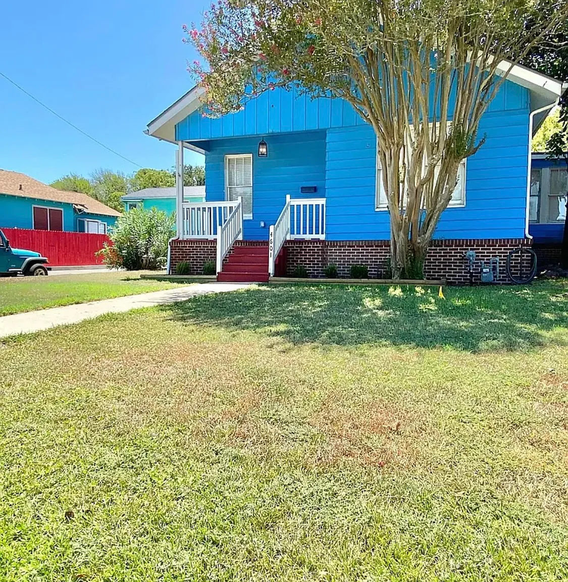 3 bed, 1300 sqft, $2,200 — Photo 2