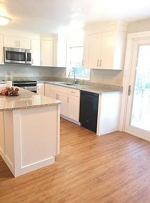 2nd image of 21 Oakwood Ave