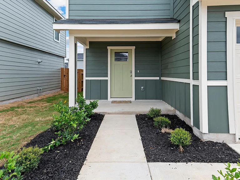 456 Sandringham Loop — Photo 33