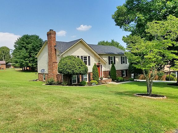 3rd image of 208 Stonehouse Dr