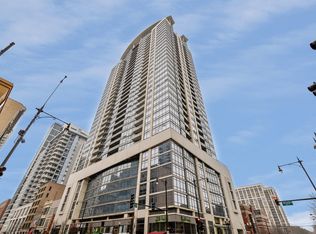 100 E 14th St APT 801, Chicago, IL 60605