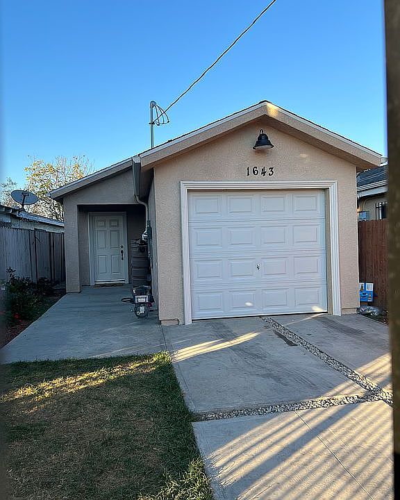 1st image of 1643 E 110th St
