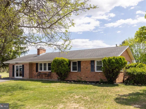 100 Virginia Dr, Stephens City, VA 22655