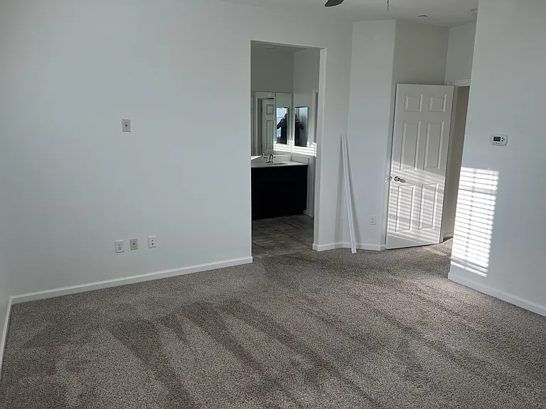 3911 Streamline St — Photo 23