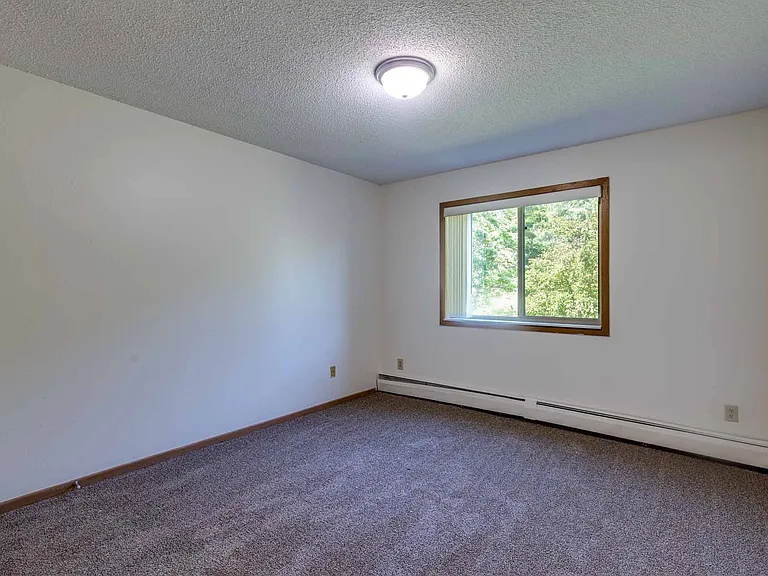 Woodland Park Apartments — Photo 25