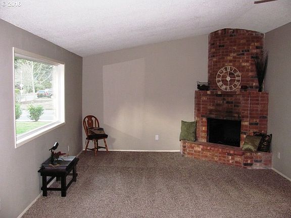 4th image of 203 SE 148th Ave