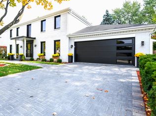 2327 Cambridge Dr, Northbrook, IL