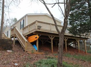 907 Dogwood Ln, Townville, SC 29689