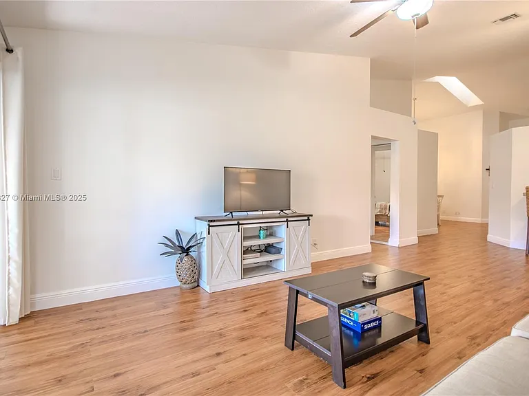 7652 Pinewalk Dr S #139 — Photo 12