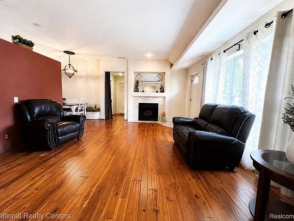 4th image of 3137 Dean Rd