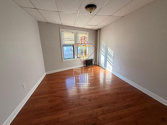 4th image of 500-502 Baldwin Ave #4E