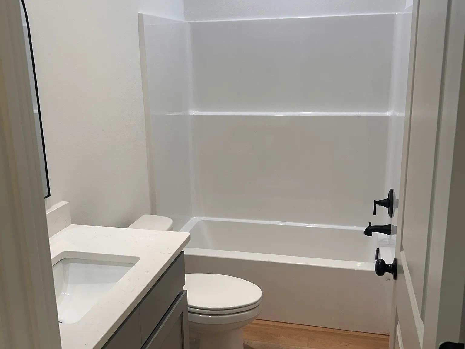 2 bed, 2.5 bath, 1200 sqft, $2,200 — Photo 4