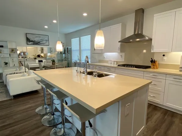16201 Camden Cir, San Diego, CA 92127