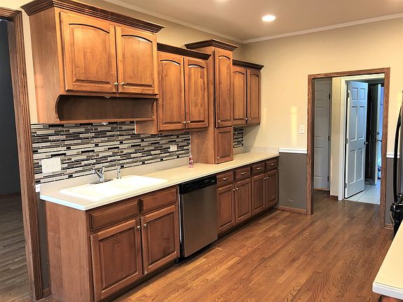 5th image of 17422 Longwood Dr