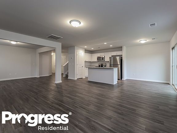 4th image of 438 Pollyanna Dr