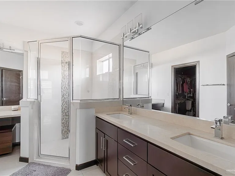 2707 El Jardin — Photo 12