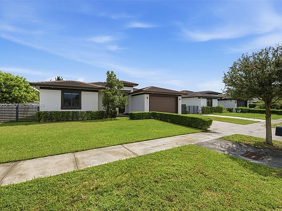 3rd image of 9450 SW 35th St