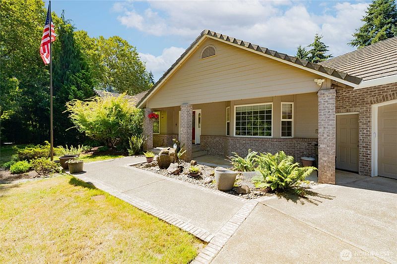 3rd image of 10800 NW 13th Place