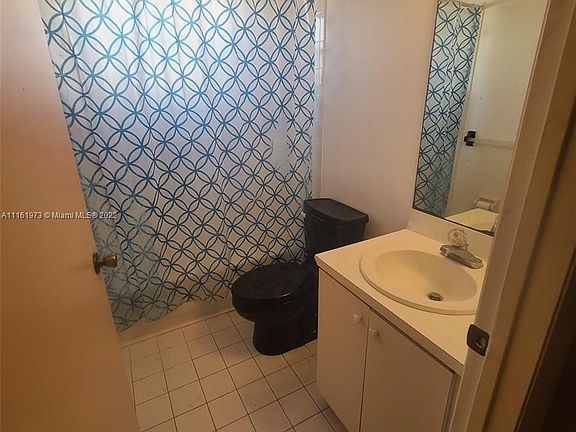 5th image of 4420 Weymouth St #4420