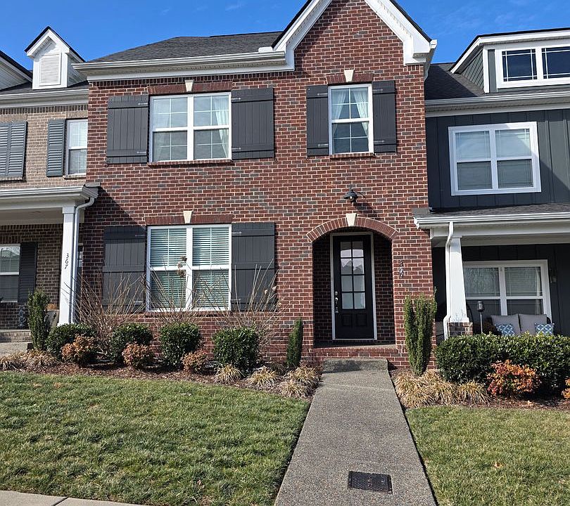 1st image of 369 Carriage House Ln
