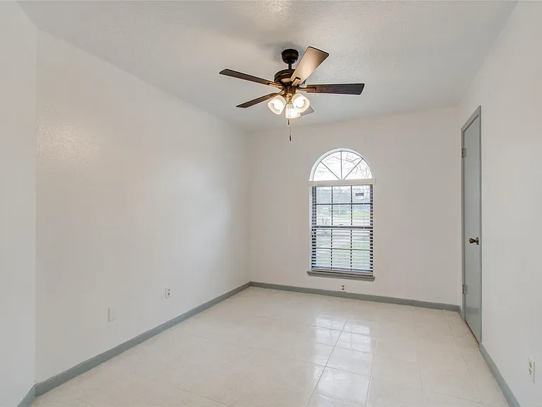 2538 Knights Cir — Photo 22