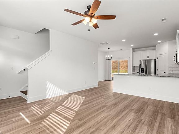 4th image of 114 Indian Wells Ct