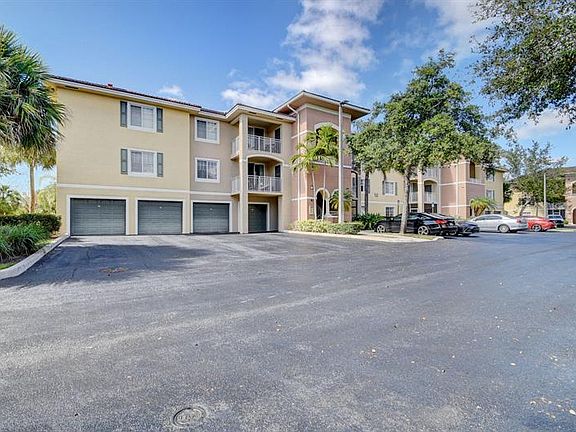 3rd image of 6559 Emerald Dunes Dr APT 208