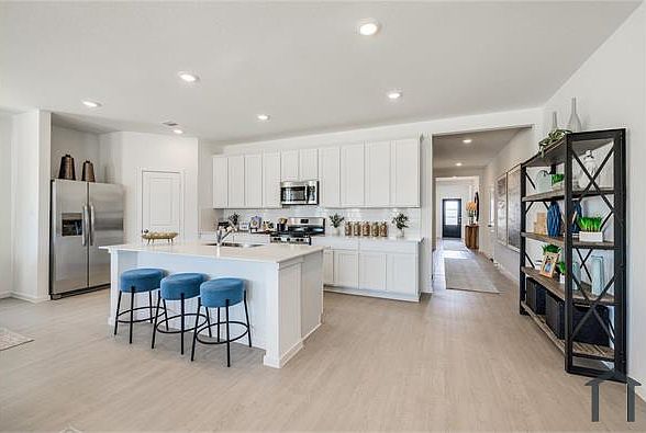 1st image of 6801 Violet Clover Ave