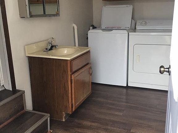 Back entry / laundry room.