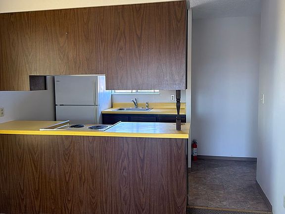 2nd image of 545 H St #R