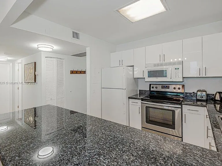 2301 Collins Ave #803 — Photo 17