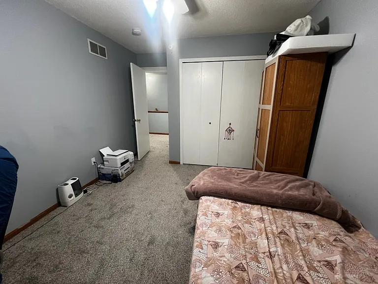 2nd bedroom