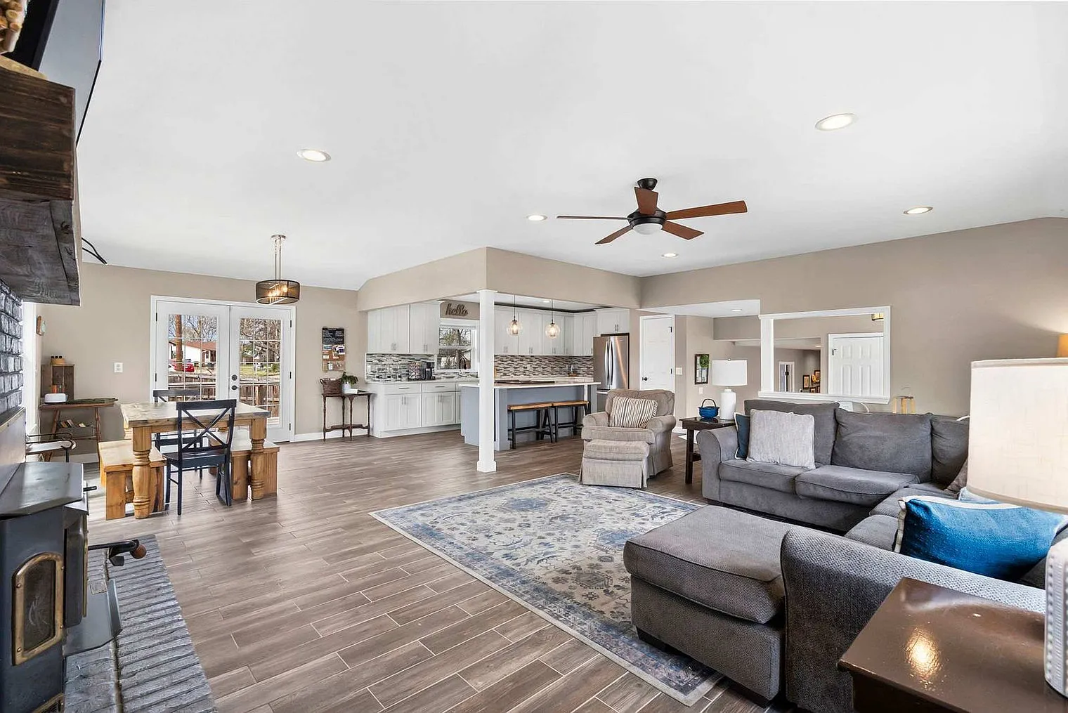 3 bed, 2.0 bath, 2131 sqft, $3,775 — Photo 1