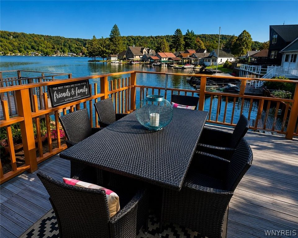 Apartment in Machias, Lime Lake - More