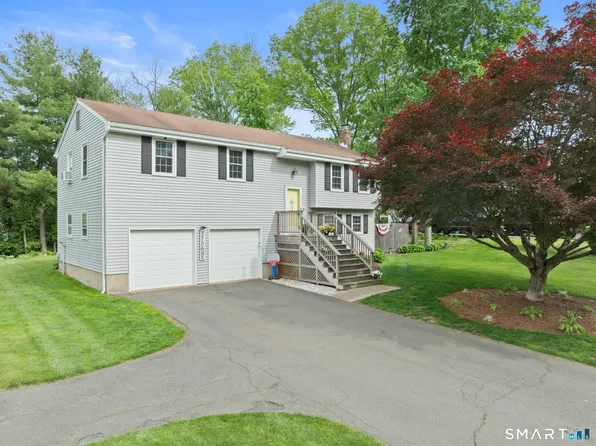 18 Richard Lane, Bloomfield, CT 06002
