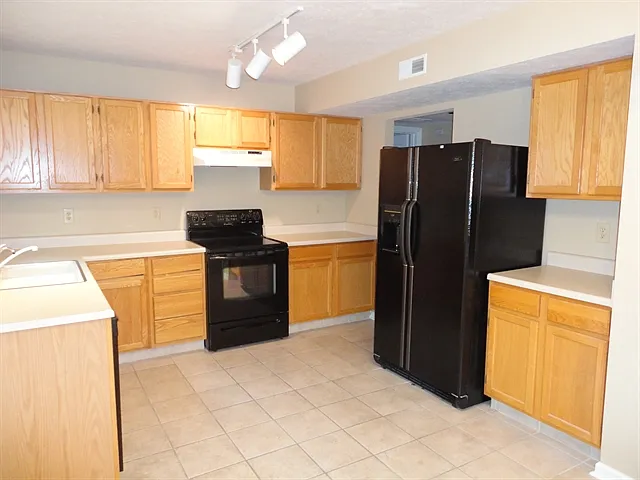 755 Apple Ln — Photo 2