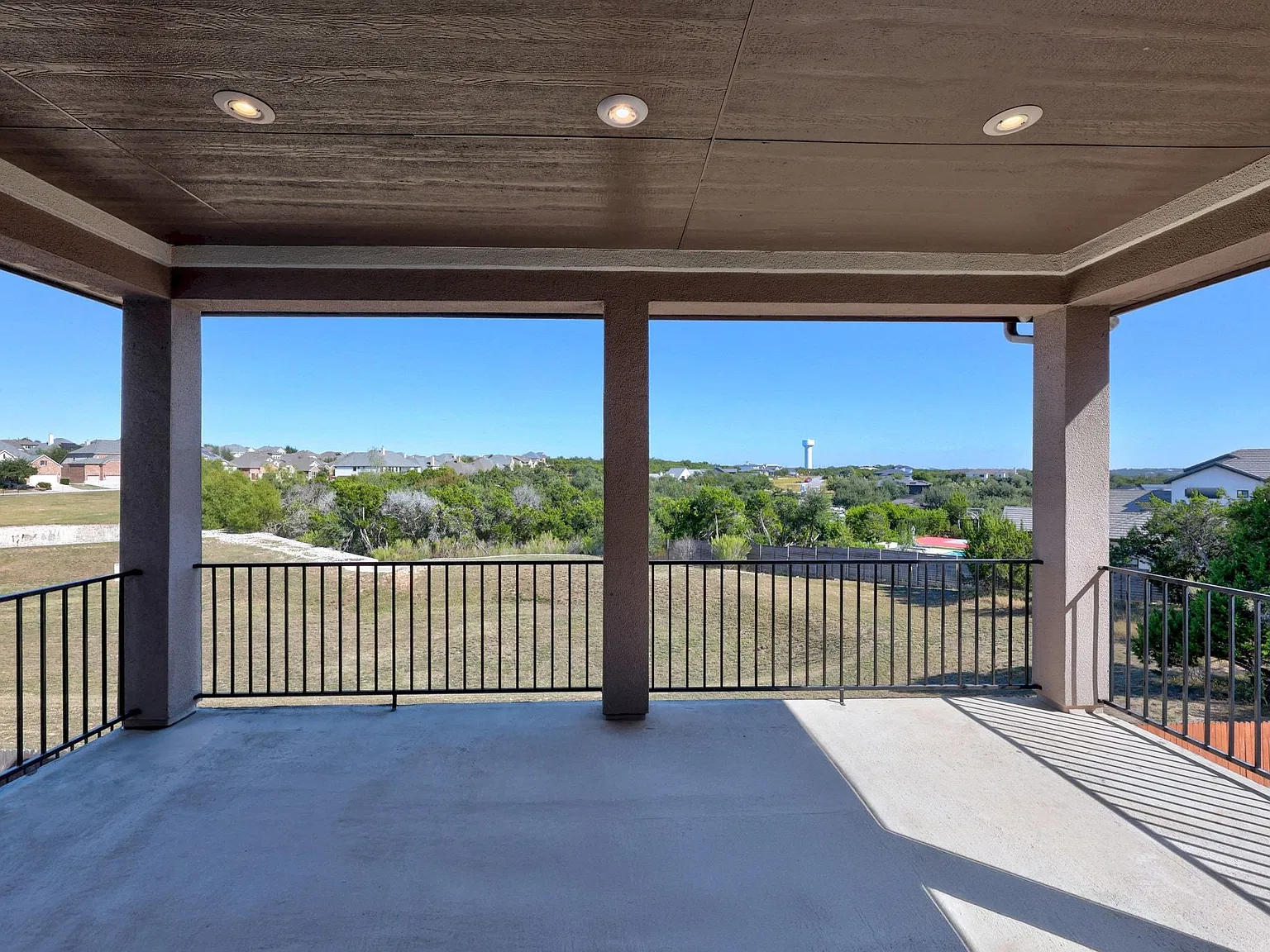 4 bed, 2256 sqft, $3,500 — Photo 4