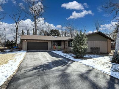 2622 OAKCREST DRIVE, Neenah, WI, 54956