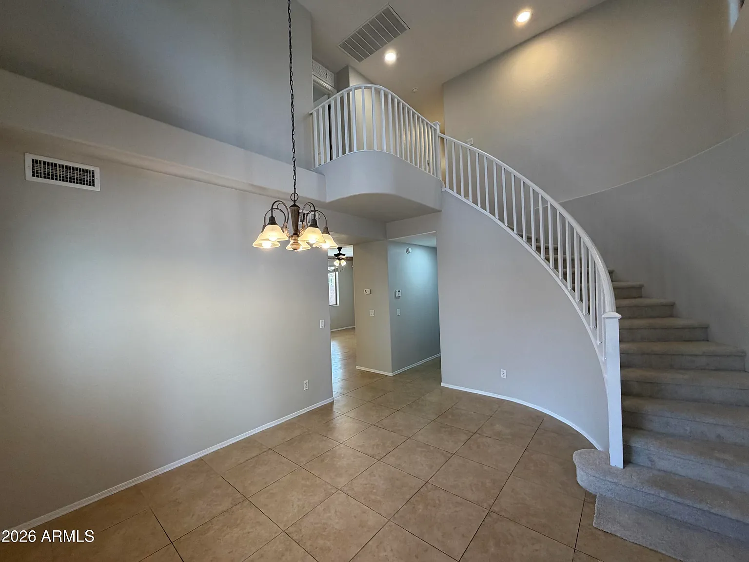 4 bed, 2.5 bath, 2573 sqft, $2,300 — Photo 4