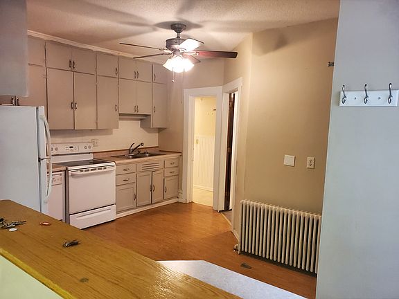 1523 Unit 2 Kitchen