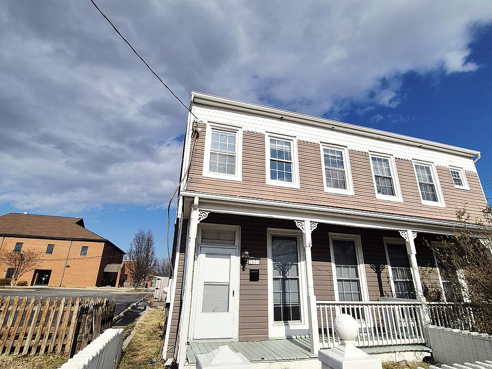 1st image of 2820 Q St