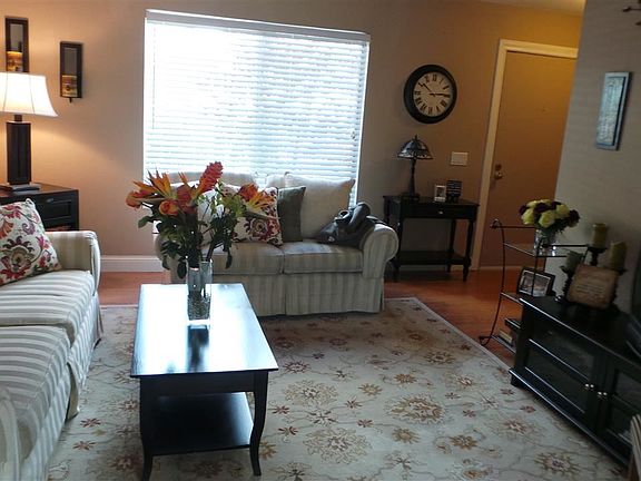 4th image of 3683 Woodbine Way