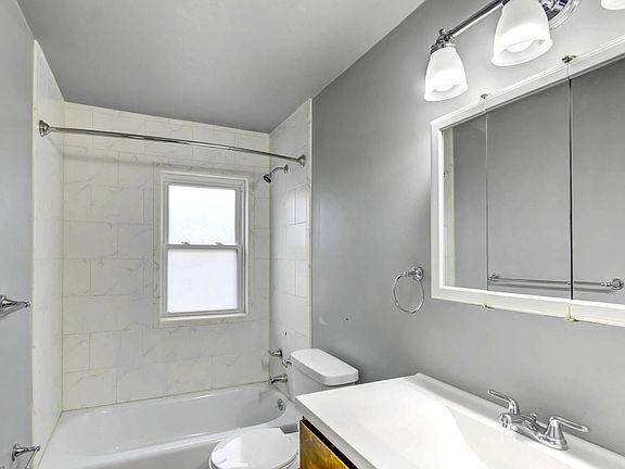 5th image of 10214 Breckenridge Ave