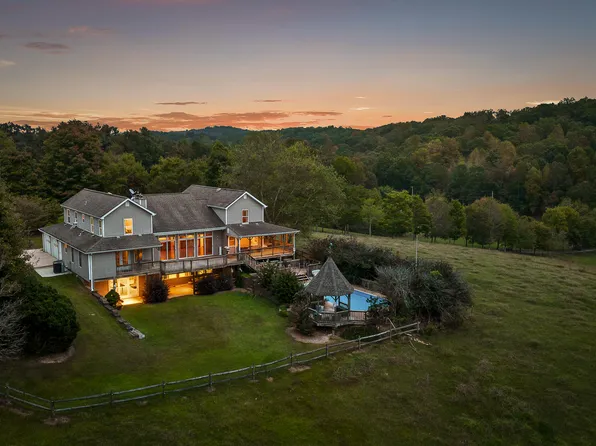 13649 Stormer Rd, Soddy Daisy, TN 37379
